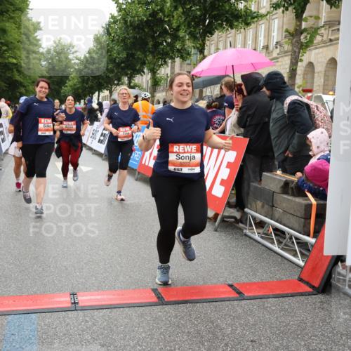 14.06.2026 - REWE Women's Run Strokosch-Dieckow http://msf.ph/oto/9776755 14.06.2026 11:06:34 Ziel 5071, 5075, 5076, 5134, 5222, 5283, 5382, 5441, 5480, 5491, 5541, 5574, 5829, 6024 meine-sportfotos.de