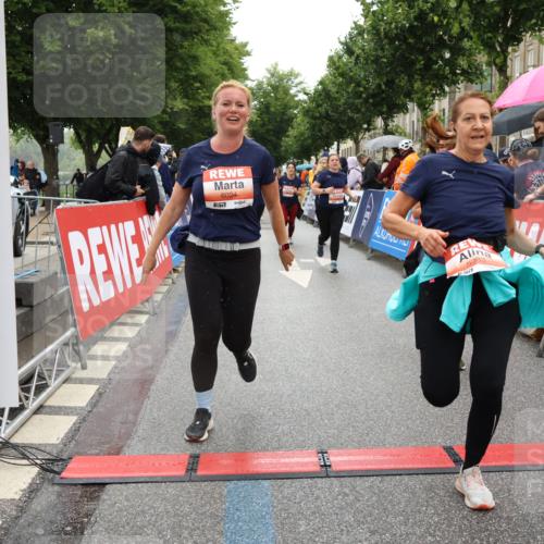 14.06.2026 - REWE Women's Run Strokosch-Dieckow http://msf.ph/oto/9776827 14.06.2026 11:06:31 Ziel 5071, 5075, 5076, 5134, 5222, 5283, 5382, 5491, 5541, 5829, 6024 meine-sportfotos.de