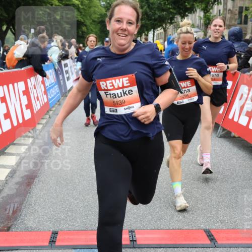 14.06.2026 - REWE Women's Run Strokosch-Dieckow http://msf.ph/oto/9776843 14.06.2026 11:05:27 Ziel 5138, 5177, 5214, 5295, 5370, 5389, 5439, 5494, 5539, 5568, 5743, 5967, 6013, 6028, 6029 meine-sportfotos.de