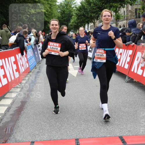 14.06.2026 - REWE Women's Run Strokosch-Dieckow http://msf.ph/oto/9776920 14.06.2026 11:05:19 Ziel 5208, 5230, 5357, 5389, 5444, 5494, 5531, 5568, 5687, 5743, 5747, 5754, 6028, 6029 meine-sportfotos.de