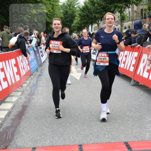 14.06.2026 - REWE Women's Run Strokosch-Dieckow http://msf.ph/oto/9776926 14.06.2026 11:05:19 Ziel 5208, 5230, 5357, 5389, 5444, 5494, 5531, 5568, 5687, 5743, 5747, 5754, 6028, 6029 meine-sportfotos.de