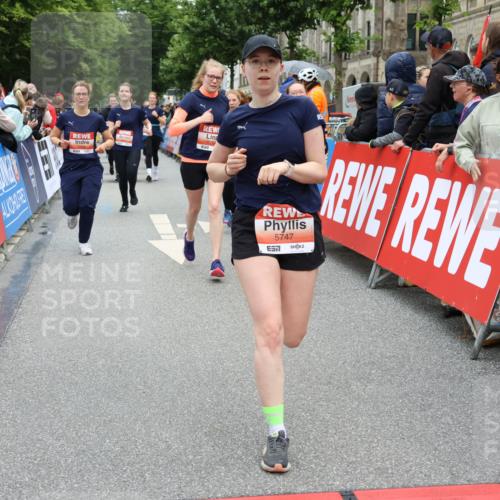 14.06.2026 - REWE Women's Run Strokosch-Dieckow http://msf.ph/oto/9777005 14.06.2026 11:05:14 Ziel 5208, 5230, 5357, 5444, 5531, 5687, 5744, 5745, 5747, 5754 meine-sportfotos.de