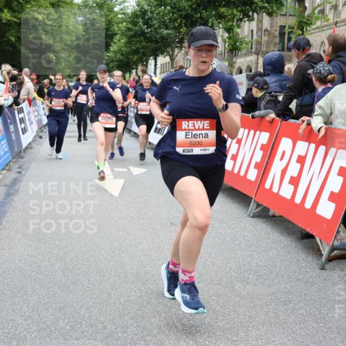 14.06.2026 - REWE Women's Run Strokosch-Dieckow http://msf.ph/oto/9777021 14.06.2026 11:05:12 Ziel 5199, 5208, 5230, 5357, 5420, 5444, 5687, 5744, 5745, 5747, 5754 meine-sportfotos.de