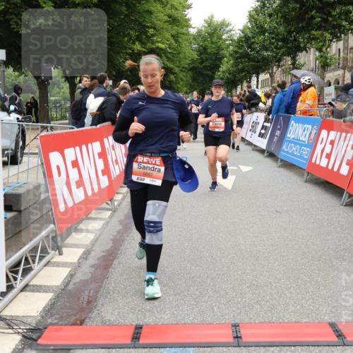 14.06.2026 - REWE Women's Run Strokosch-Dieckow http://msf.ph/oto/9777036 14.06.2026 11:05:11 Ziel 5020, 5199, 5230, 5357, 5420, 5687, 5744, 5745, 5747, 5754 meine-sportfotos.de