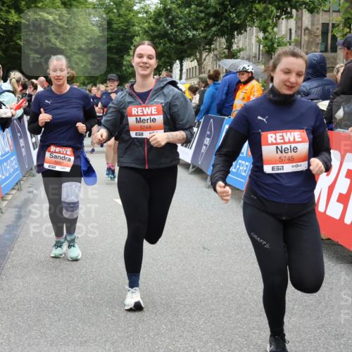 14.06.2026 - REWE Women's Run Strokosch-Dieckow http://msf.ph/oto/9777060 14.06.2026 11:05:10 Ziel 5020, 5199, 5230, 5420, 5687, 5744, 5745, 5747 meine-sportfotos.de