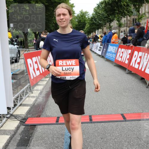 14.06.2026 - REWE Women's Run Strokosch-Dieckow http://msf.ph/oto/9777129 14.06.2026 11:05:02 Ziel 5020, 5185, 5199, 5420, 5446, 5452, 5573, 5615, 5667, 5668, 5725, 5811, 5819, 6038 meine-sportfotos.de