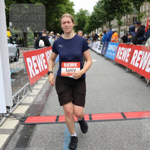 14.06.2026 - REWE Women's Run Strokosch-Dieckow http://msf.ph/oto/9777146 14.06.2026 11:05:02 Ziel 5020, 5185, 5199, 5420, 5446, 5452, 5573, 5615, 5667, 5668, 5725, 5811, 5819, 6038 meine-sportfotos.de