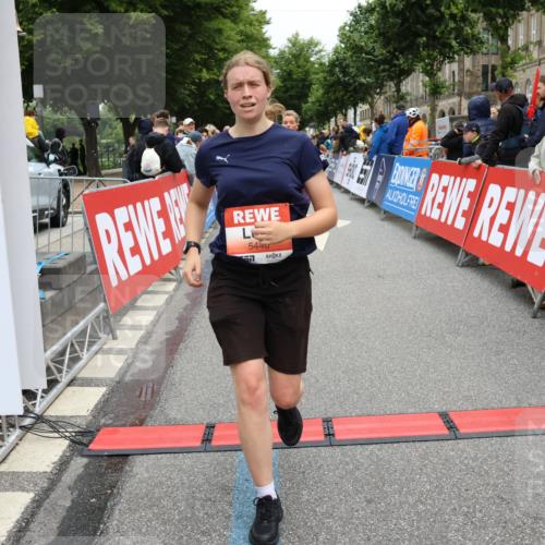 14.06.2026 - REWE Women's Run Strokosch-Dieckow http://msf.ph/oto/9777150 14.06.2026 11:05:02 Ziel 5020, 5185, 5199, 5420, 5446, 5452, 5573, 5615, 5667, 5668, 5725, 5811, 5819, 6038 meine-sportfotos.de