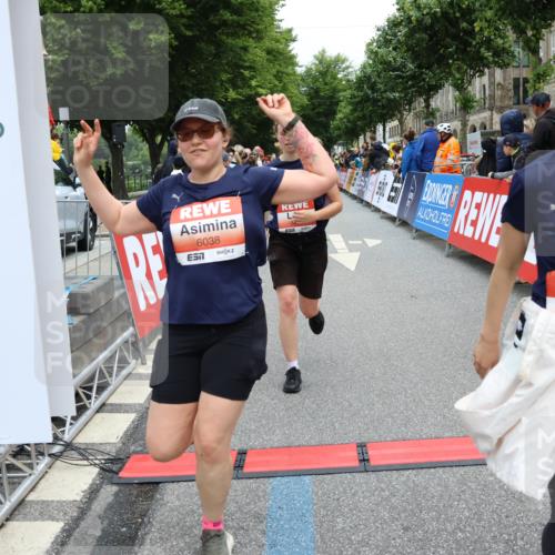 14.06.2026 - REWE Women's Run Strokosch-Dieckow http://msf.ph/oto/9777160 14.06.2026 11:05:01 Ziel 5020, 5185, 5199, 5420, 5446, 5452, 5573, 5615, 5639, 5667, 5668, 5725, 5810, 5811, 5819, 5963, 6038 meine-sportfotos.de