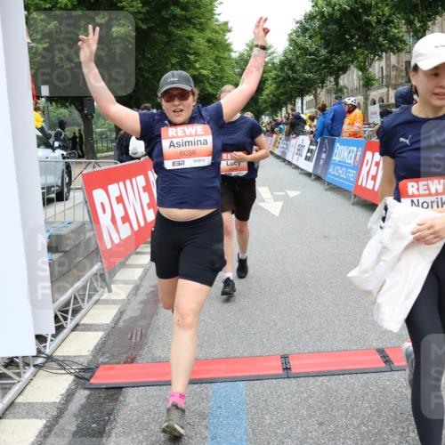 14.06.2026 - REWE Women's Run Strokosch-Dieckow http://msf.ph/oto/9777170 14.06.2026 11:05:01 Ziel 5020, 5185, 5199, 5420, 5446, 5452, 5573, 5615, 5639, 5667, 5668, 5725, 5810, 5811, 5819, 5963, 6038 meine-sportfotos.de