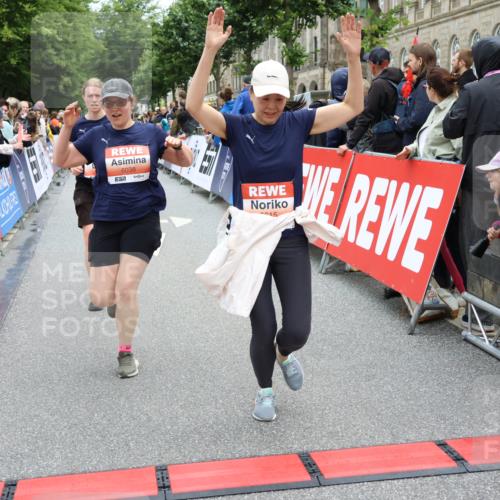 14.06.2026 - REWE Women's Run Strokosch-Dieckow http://msf.ph/oto/9777188 14.06.2026 11:05:00 Ziel 5020, 5185, 5446, 5452, 5573, 5615, 5639, 5667, 5668, 5725, 5810, 5811, 5819, 5963, 6038 meine-sportfotos.de