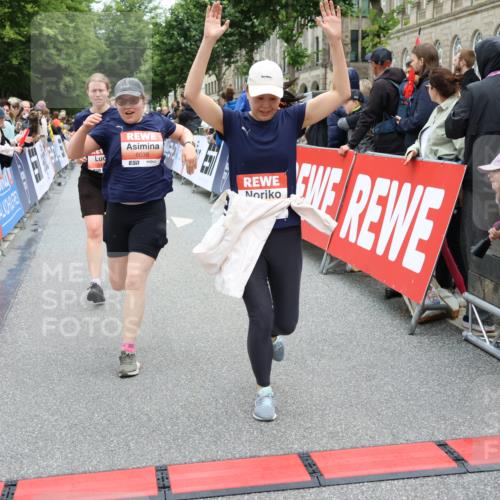 14.06.2026 - REWE Women's Run Strokosch-Dieckow http://msf.ph/oto/9777194 14.06.2026 11:05:00 Ziel 5020, 5185, 5446, 5452, 5573, 5615, 5639, 5667, 5668, 5725, 5810, 5811, 5819, 5963, 6038 meine-sportfotos.de
