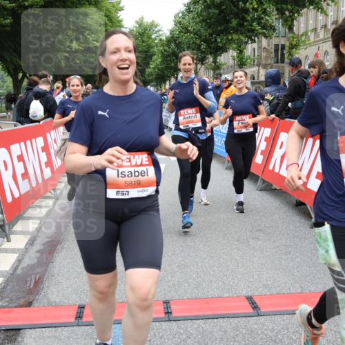 14.06.2026 - REWE Women's Run Strokosch-Dieckow http://msf.ph/oto/9777240 14.06.2026 11:04:56 Ziel 5185, 5188, 5298, 5452, 5545, 5573, 5615, 5639, 5667, 5668, 5725, 5797, 5810, 5811, 5819, 5963, 6038, 6058 meine-sportfotos.de