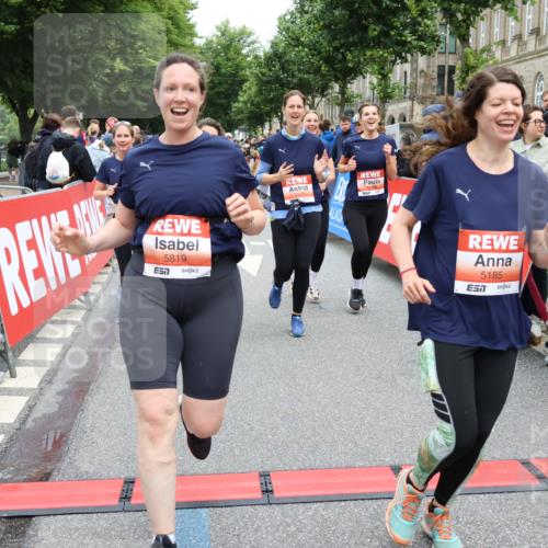 14.06.2026 - REWE Women's Run Strokosch-Dieckow http://msf.ph/oto/9777257 14.06.2026 11:04:55 Ziel 5185, 5188, 5298, 5452, 5513, 5545, 5573, 5639, 5667, 5668, 5725, 5797, 5810, 5811, 5819, 5963, 6058 meine-sportfotos.de