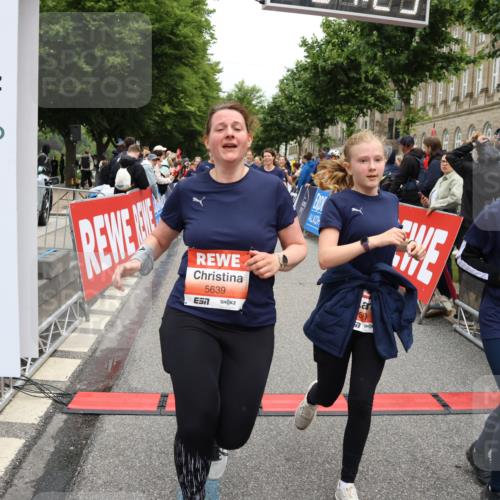 14.06.2026 - REWE Women's Run Strokosch-Dieckow http://msf.ph/oto/9777273 14.06.2026 11:04:53 Ziel 5185, 5188, 5273, 5298, 5408, 5513, 5522, 5523, 5545, 5573, 5639, 5667, 5668, 5725, 5797, 5810, 5811, 5819, 5963, 6058 meine-sportfotos.de