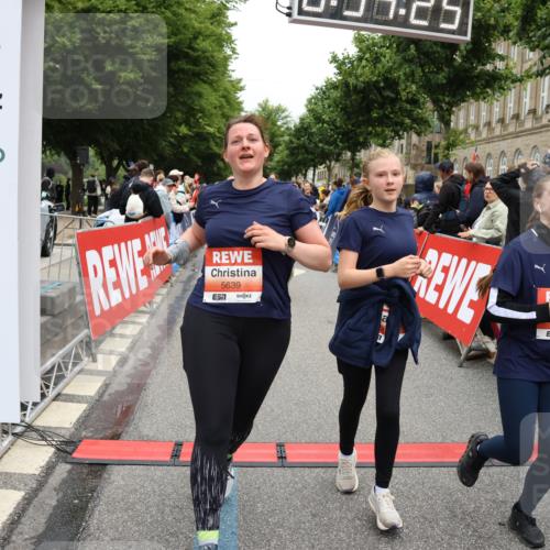 14.06.2026 - REWE Women's Run Strokosch-Dieckow http://msf.ph/oto/9777285 14.06.2026 11:04:53 Ziel 5185, 5188, 5273, 5298, 5408, 5513, 5522, 5523, 5545, 5573, 5639, 5667, 5668, 5725, 5797, 5810, 5811, 5819, 5963, 6058 meine-sportfotos.de