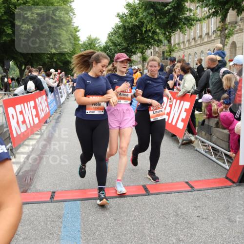14.06.2026 - REWE Women's Run Strokosch-Dieckow http://msf.ph/oto/9777334 14.06.2026 11:04:50 Ziel 5188, 5272, 5273, 5298, 5408, 5513, 5522, 5523, 5545, 5639, 5797, 5810, 5963, 6058 meine-sportfotos.de