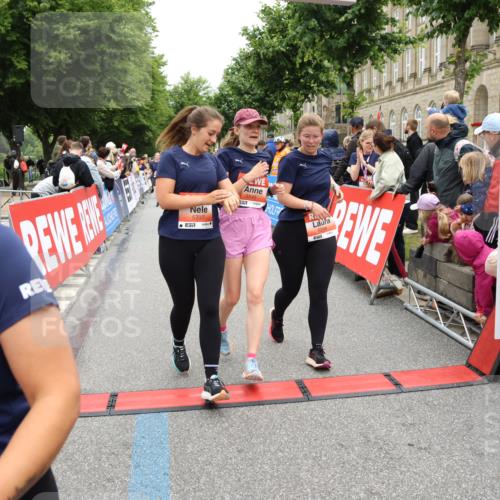 14.06.2026 - REWE Women's Run Strokosch-Dieckow http://msf.ph/oto/9777340 14.06.2026 11:04:50 Ziel 5188, 5272, 5273, 5298, 5408, 5513, 5522, 5523, 5545, 5639, 5797, 5810, 5963, 6058 meine-sportfotos.de