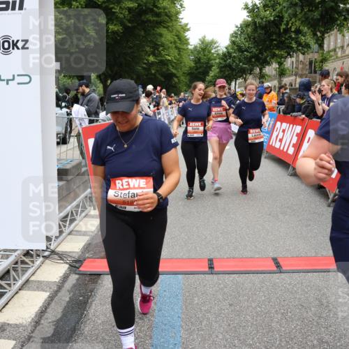 14.06.2026 - REWE Women's Run Strokosch-Dieckow http://msf.ph/oto/9777345 14.06.2026 11:04:49 Ziel 5188, 5272, 5273, 5298, 5408, 5513, 5522, 5523, 5545, 5639, 5797, 5810, 5963, 6058 meine-sportfotos.de