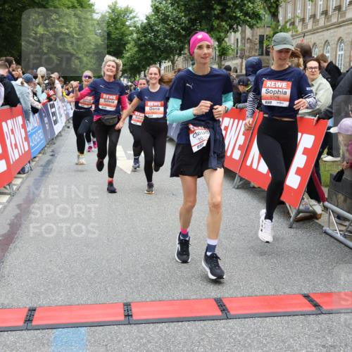 14.06.2026 - REWE Women's Run Strokosch-Dieckow http://msf.ph/oto/9777444 14.06.2026 11:04:45 Ziel 5183, 5188, 5212, 5238, 5272, 5273, 5408, 5474, 5513, 5522, 5523, 5611, 5633, 5889, 5934, 6058 meine-sportfotos.de
