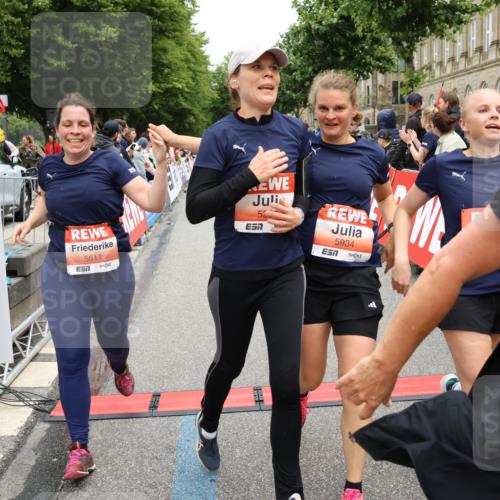 14.06.2026 - REWE Women's Run Strokosch-Dieckow http://msf.ph/oto/9777482 14.06.2026 11:04:40 Ziel 5044, 5045, 5183, 5203, 5212, 5238, 5272, 5289, 5290, 5294, 5346, 5392, 5417, 5471, 5474, 5611, 5633, 5826, 5863, 5889, 5934, 5984 meine-sportfotos.de