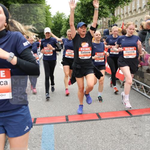 14.06.2026 - REWE Women's Run Strokosch-Dieckow http://msf.ph/oto/9777545 14.06.2026 11:04:39 Ziel 5044, 5045, 5183, 5203, 5212, 5238, 5272, 5289, 5290, 5294, 5346, 5349, 5350, 5392, 5417, 5471, 5474, 5611, 5633, 5826, 5863, 5889, 5934, 5984 meine-sportfotos.de