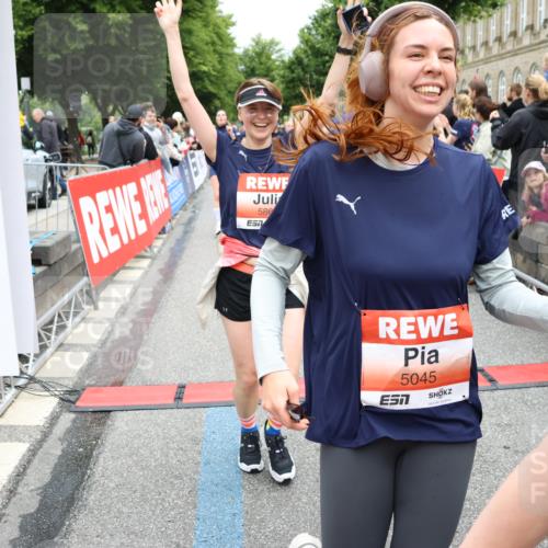 14.06.2026 - REWE Women's Run Strokosch-Dieckow http://msf.ph/oto/9777579 14.06.2026 11:04:37 Ziel 5044, 5045, 5183, 5203, 5212, 5238, 5289, 5290, 5294, 5346, 5349, 5350, 5392, 5417, 5471, 5474, 5611, 5633, 5760, 5826, 5863, 5889, 5934, 5984 meine-sportfotos.de