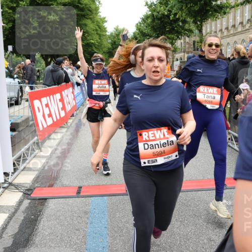 14.06.2026 - REWE Women's Run Strokosch-Dieckow http://msf.ph/oto/9777594 14.06.2026 11:04:36 Ziel 5044, 5045, 5183, 5203, 5212, 5238, 5249, 5282, 5289, 5290, 5294, 5346, 5349, 5350, 5392, 5417, 5471, 5474, 5611, 5633, 5760, 5826, 5863, 5889, 5934, 5984 meine-sportfotos.de