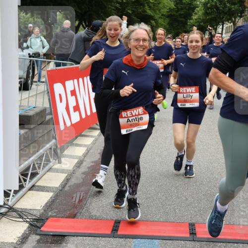 14.06.2026 - REWE Women's Run Strokosch-Dieckow http://msf.ph/oto/9777628 14.06.2026 11:04:32 Ziel 5044, 5045, 5203, 5249, 5282, 5289, 5290, 5294, 5344, 5346, 5349, 5350, 5392, 5417, 5471, 5619, 5760, 5826, 5863, 5901, 5984, 5989, 6050 meine-sportfotos.de