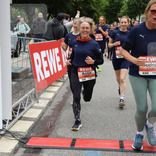 14.06.2026 - REWE Women's Run Strokosch-Dieckow http://msf.ph/oto/9777644 14.06.2026 11:04:32 Ziel 5044, 5045, 5203, 5249, 5282, 5289, 5290, 5294, 5344, 5346, 5349, 5350, 5392, 5417, 5471, 5619, 5760, 5826, 5863, 5901, 5984, 5989, 6050 meine-sportfotos.de