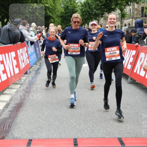 14.06.2026 - REWE Women's Run Strokosch-Dieckow http://msf.ph/oto/9777670 14.06.2026 11:04:31 Ziel 5203, 5249, 5282, 5289, 5290, 5294, 5344, 5346, 5349, 5350, 5392, 5417, 5471, 5619, 5760, 5826, 5901, 5984, 5989, 6050 meine-sportfotos.de