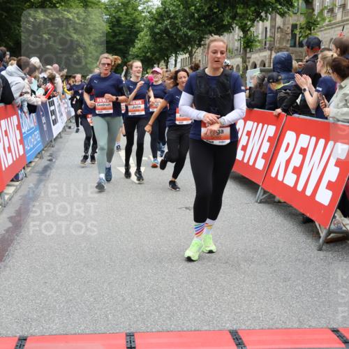 14.06.2026 - REWE Women's Run Strokosch-Dieckow http://msf.ph/oto/9777715 14.06.2026 11:04:30 Ziel 5203, 5249, 5282, 5289, 5290, 5344, 5346, 5349, 5350, 5417, 5471, 5619, 5760, 5826, 5901, 5984, 5989, 6050 meine-sportfotos.de