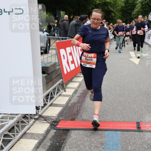 14.06.2026 - REWE Women's Run Strokosch-Dieckow http://msf.ph/oto/9777739 14.06.2026 11:04:28 Ziel 5203, 5249, 5282, 5289, 5290, 5344, 5346, 5349, 5350, 5471, 5619, 5673, 5760, 5901, 5989, 6050 meine-sportfotos.de