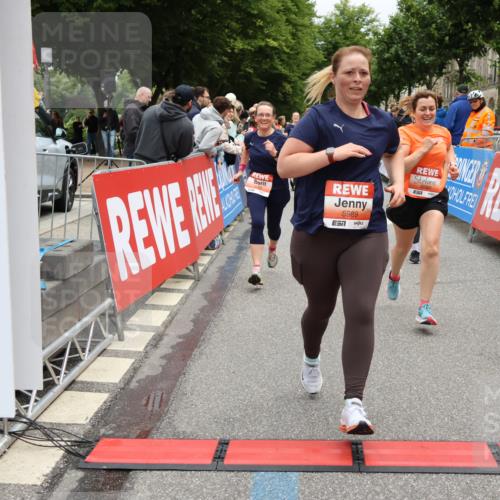14.06.2026 - REWE Women's Run Strokosch-Dieckow http://msf.ph/oto/9777754 14.06.2026 11:04:27 Ziel 5249, 5282, 5344, 5349, 5350, 5619, 5673, 5760, 5901, 5989, 6000, 6050 meine-sportfotos.de