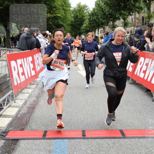14.06.2026 - REWE Women's Run Strokosch-Dieckow http://msf.ph/oto/9777798 14.06.2026 11:04:24 Ziel 5249, 5282, 5344, 5619, 5673, 5774, 5901, 5920, 5989, 6000, 6050 meine-sportfotos.de