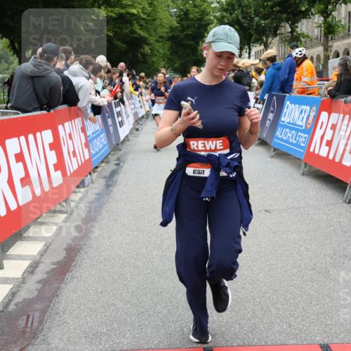 14.06.2026 - REWE Women's Run Strokosch-Dieckow http://msf.ph/oto/9777819 14.06.2026 11:04:21 Ziel 5014, 5015, 5344, 5619, 5673, 5774, 5901, 5920, 6000, 6046 meine-sportfotos.de