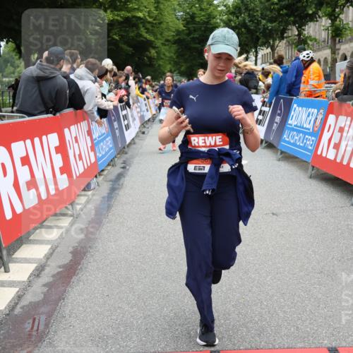 14.06.2026 - REWE Women's Run Strokosch-Dieckow http://msf.ph/oto/9777824 14.06.2026 11:04:21 Ziel 5014, 5015, 5344, 5619, 5673, 5774, 5901, 5920, 6000, 6046 meine-sportfotos.de