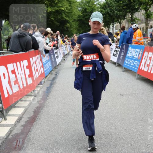 14.06.2026 - REWE Women's Run Strokosch-Dieckow http://msf.ph/oto/9777829 14.06.2026 11:04:21 Ziel 5014, 5015, 5344, 5619, 5673, 5774, 5901, 5920, 6000, 6046 meine-sportfotos.de