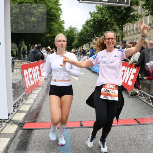14.06.2026 - REWE Women's Run Strokosch-Dieckow http://msf.ph/oto/9777917 14.06.2026 11:04:13 Ziel 5014, 5015, 5017, 5204, 5551, 5637, 5638, 5684, 5876, 5893, 5920, 6042, 6046, 6047 meine-sportfotos.de