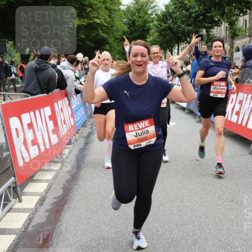 14.06.2026 - REWE Women's Run Strokosch-Dieckow http://msf.ph/oto/9777947 14.06.2026 11:04:11 Ziel 5014, 5015, 5017, 5195, 5204, 5551, 5637, 5638, 5684, 5876, 5893, 6042, 6046, 6047 meine-sportfotos.de