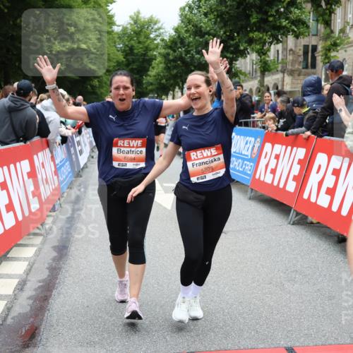 14.06.2026 - REWE Women's Run Strokosch-Dieckow http://msf.ph/oto/9778004 14.06.2026 11:04:08 Ziel 5017, 5195, 5204, 5551, 5637, 5638, 5684, 5876, 5893, 6042, 6047 meine-sportfotos.de
