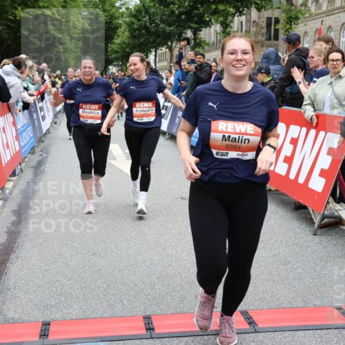 14.06.2026 - REWE Women's Run Strokosch-Dieckow http://msf.ph/oto/9778023 14.06.2026 11:04:07 Ziel 5195, 5204, 5551, 5637, 5638, 5684, 5876, 5893, 6042 meine-sportfotos.de