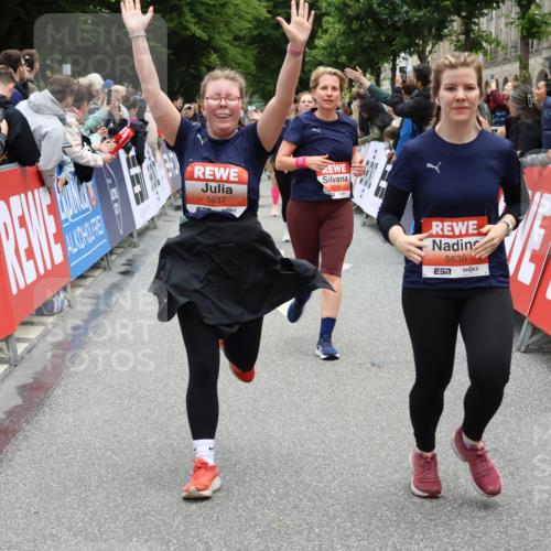 14.06.2026 - REWE Women's Run Strokosch-Dieckow http://msf.ph/oto/9778044 14.06.2026 11:04:04 Ziel 5195, 5204, 5551, 5637, 5638, 5684, 5893, 5951 meine-sportfotos.de
