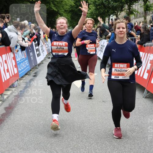 14.06.2026 - REWE Women's Run Strokosch-Dieckow http://msf.ph/oto/9778050 14.06.2026 11:04:04 Ziel 5195, 5204, 5551, 5637, 5638, 5684, 5893, 5951 meine-sportfotos.de