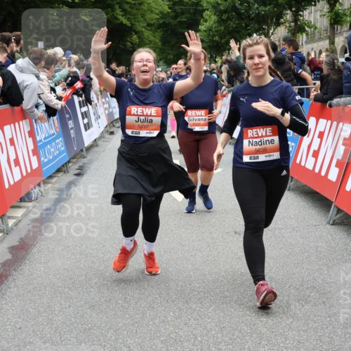 14.06.2026 - REWE Women's Run Strokosch-Dieckow http://msf.ph/oto/9778061 14.06.2026 11:04:04 Ziel 5195, 5204, 5551, 5637, 5638, 5684, 5893, 5951 meine-sportfotos.de