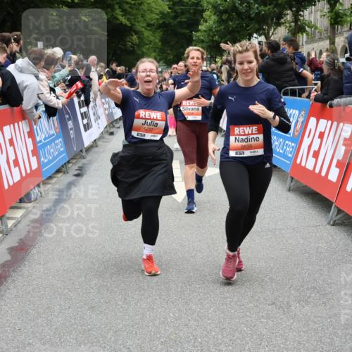14.06.2026 - REWE Women's Run Strokosch-Dieckow http://msf.ph/oto/9778072 14.06.2026 11:04:04 Ziel 5195, 5204, 5551, 5637, 5638, 5684, 5893, 5951 meine-sportfotos.de