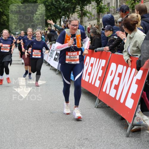 14.06.2026 - REWE Women's Run Strokosch-Dieckow http://msf.ph/oto/9778093 14.06.2026 11:04:02 Ziel 5030, 5195, 5204, 5637, 5638, 5951 meine-sportfotos.de