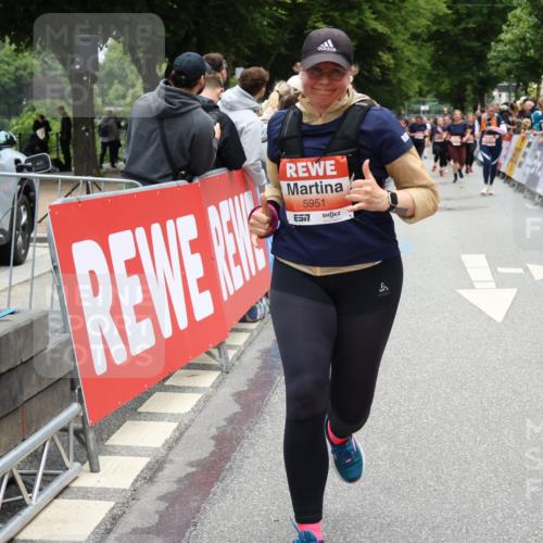14.06.2026 - REWE Women's Run Strokosch-Dieckow http://msf.ph/oto/9778097 14.06.2026 11:03:56 Ziel 5030, 5457, 5660, 5951 meine-sportfotos.de