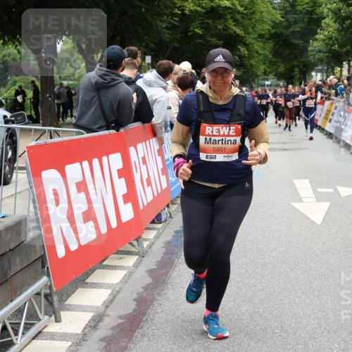 14.06.2026 - REWE Women's Run Strokosch-Dieckow http://msf.ph/oto/9778117 14.06.2026 11:03:56 Ziel 5030, 5457, 5660, 5951 meine-sportfotos.de