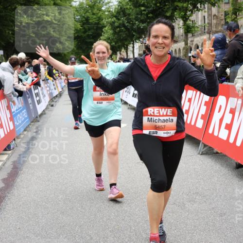 14.06.2026 - REWE Women's Run Strokosch-Dieckow http://msf.ph/oto/9778144 14.06.2026 11:03:53 Ziel 5030, 5297, 5457, 5660, 5951 meine-sportfotos.de